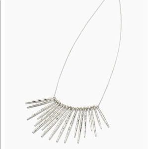 NWT Stella and Dot Silver Kari Necklace